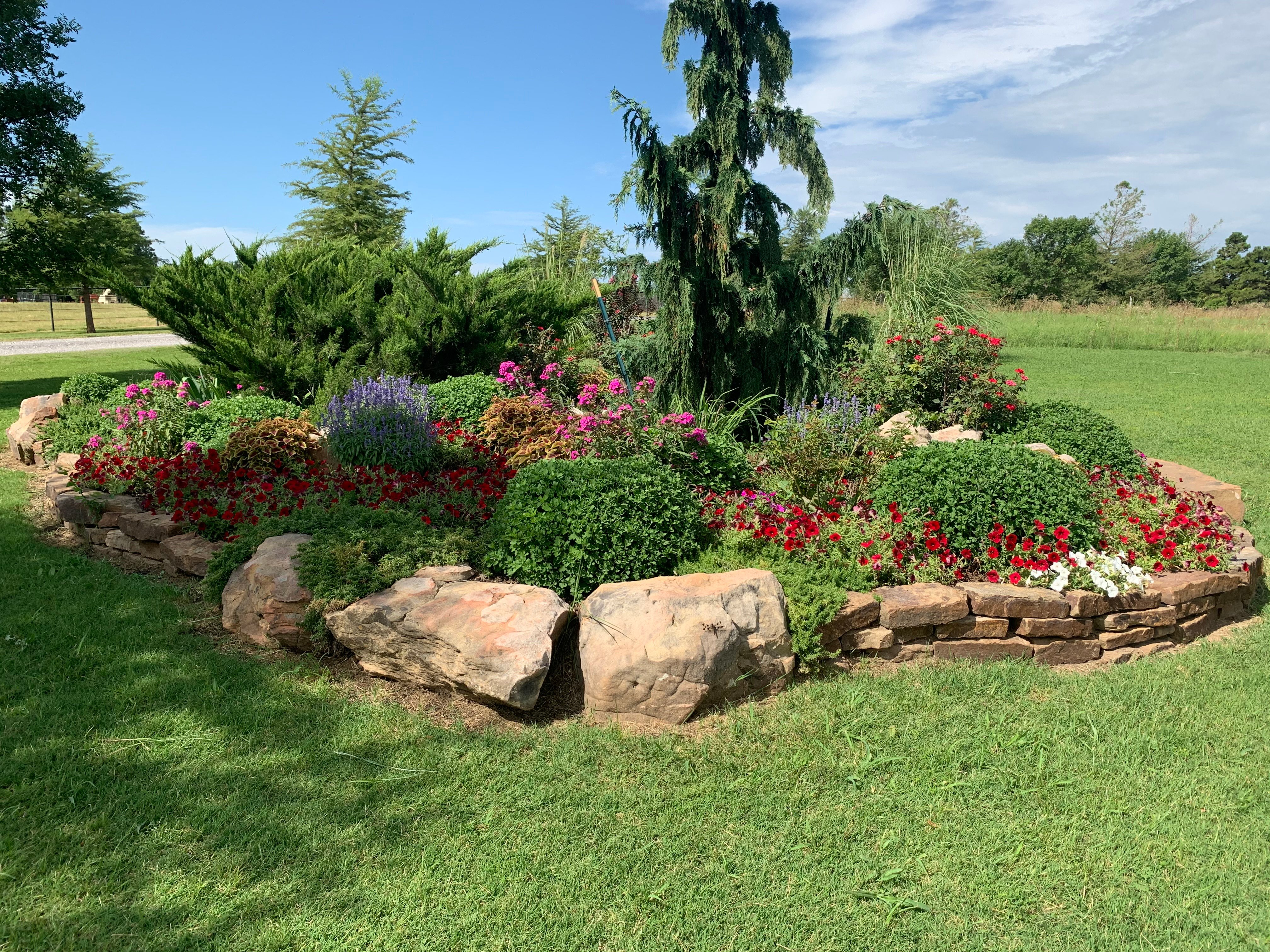 flower-bed-with-decorative-stone