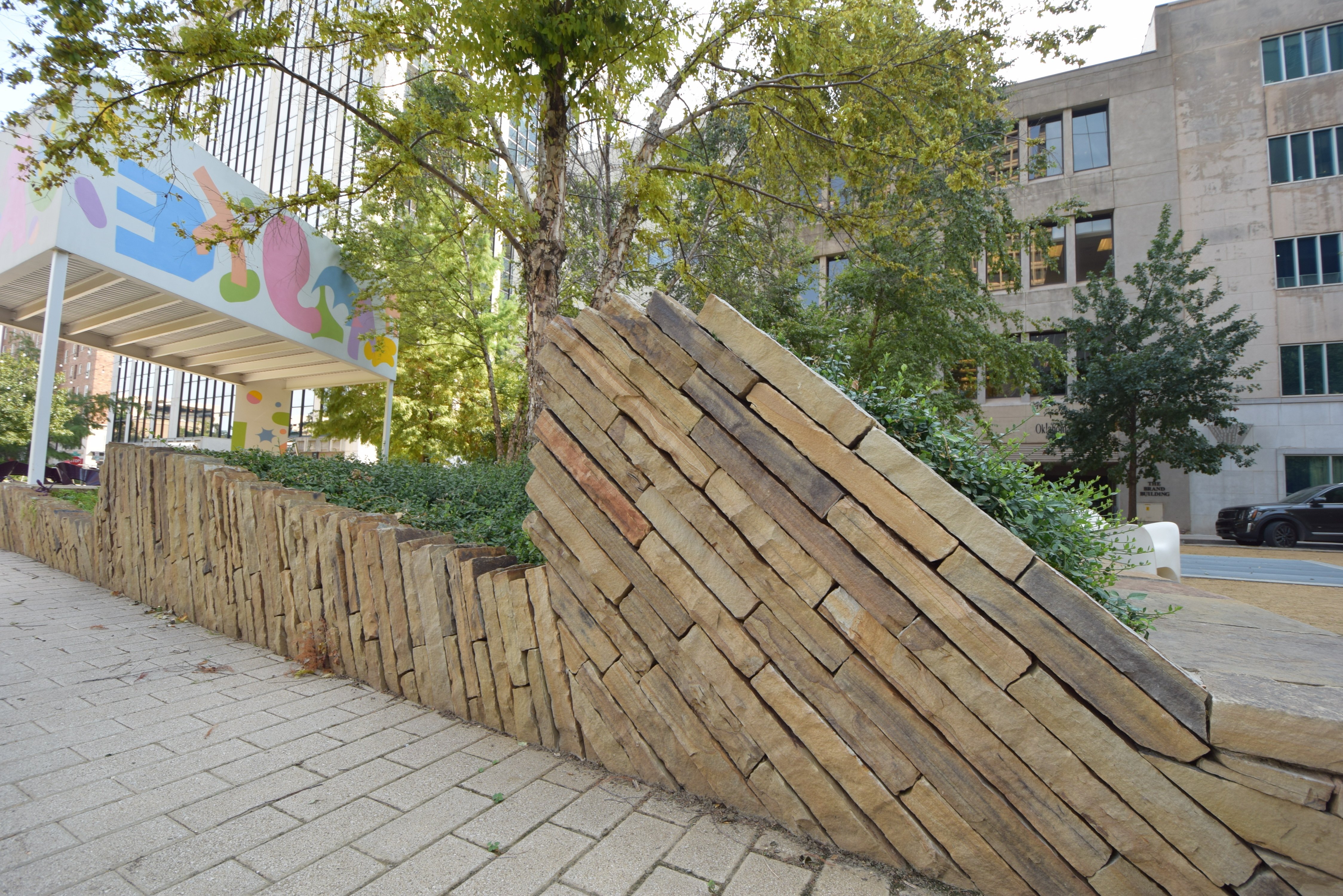 natural-stone-sidewalk-decoration