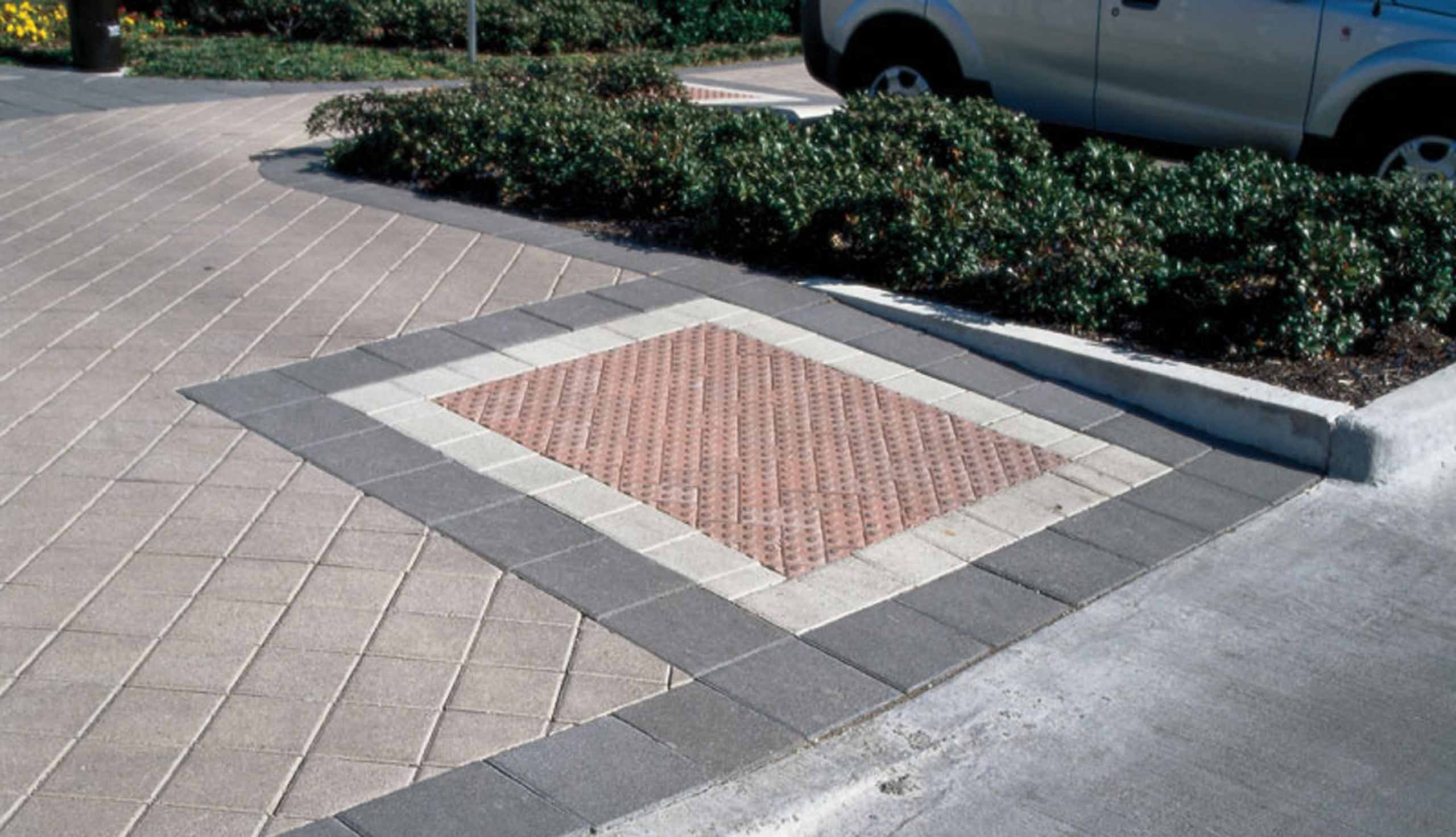 Pavers_CityScape_DetectableWarning_04