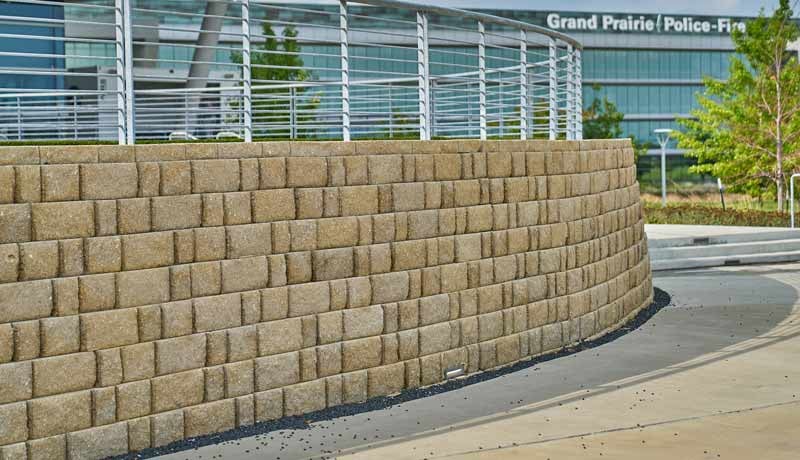 RetainingWalls-RegalStonePro-RockFace-3pc-06